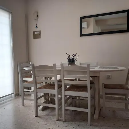 Διαμέρισμα Sea Breeze Maisonette