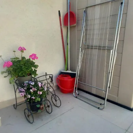 Sea Breeze Maisonette לרנקה